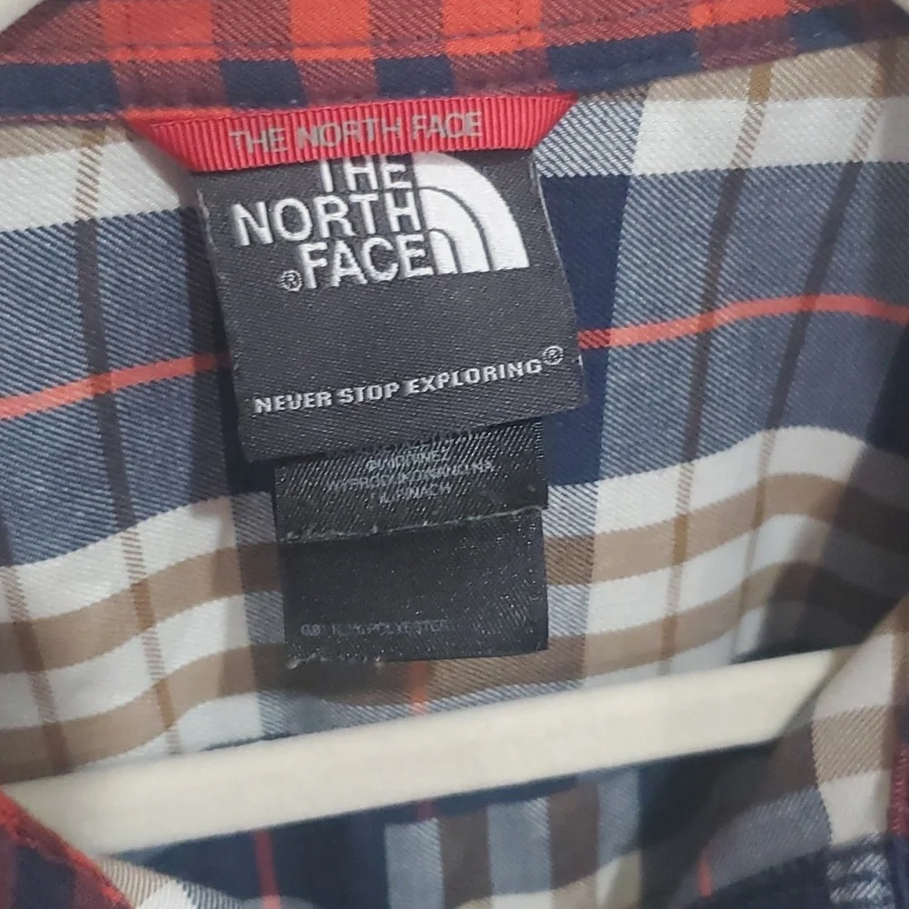 MENS THE NORTH FACE SHIRT WITH SNAPS SIZE MEDIUM